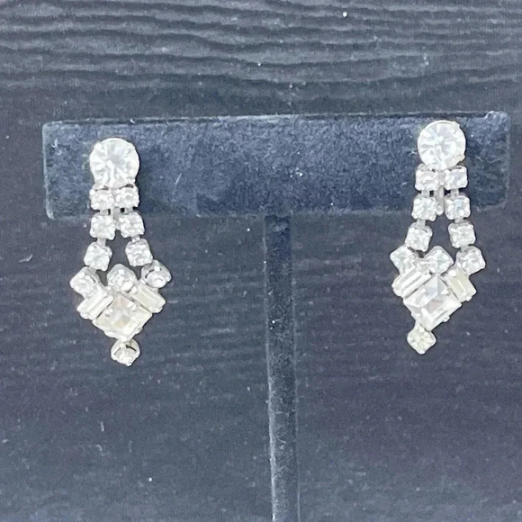 Vintage Rhinestone Screw-Back Earrings – Silver-Tone Chandelier, 1.5” - Picture 2 of 6